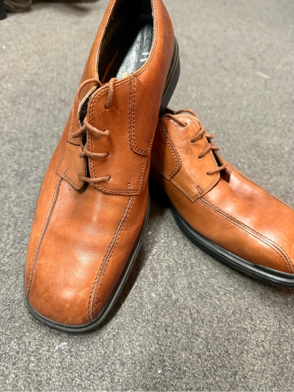 Rockport Men's Lace-Up Derby in Cognac Brown
